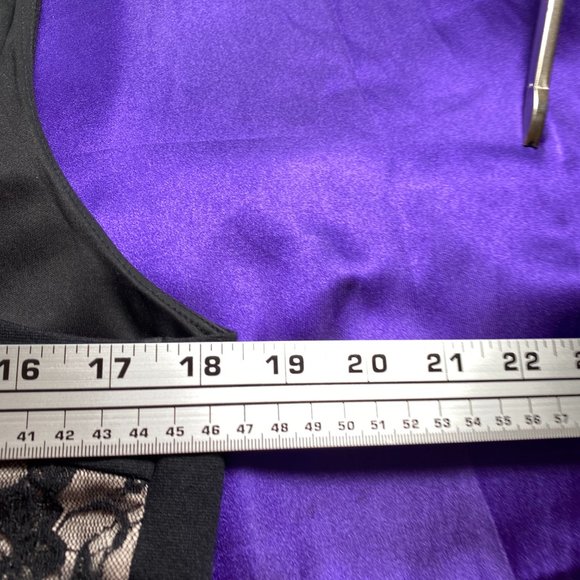 📌Express Look at this backside! Timeless Rayon Blend Sleeveless Top - Picture 8 of 12